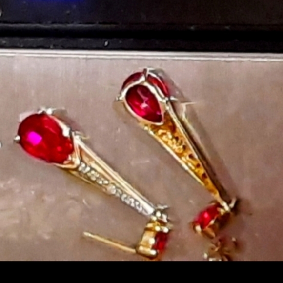 AUTHENTIC GENUINE SOLID 10K YELLOW 💛 RUBY & DIAMOND SEXXXY DANGLE EARRINGS ♥️ - Picture 2 of 8